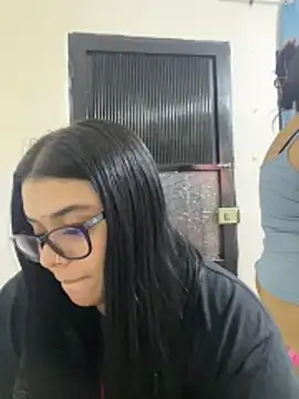 Snapshot of alissonfernandez_ chatting on 05-27-26, 03:03 alissonfernandez online show from 05-27-26, 03:03