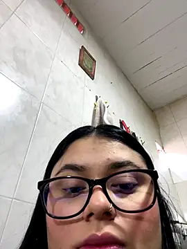 alissonfernandez  online show from 10-04-25, 08:43
