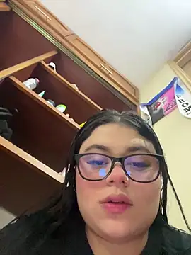 alissonfernandez  online show from 04-05-26, 07:31