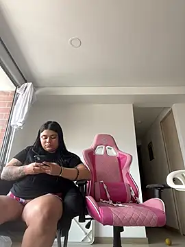 alissonfernandez  online show from 03-22-25, 05:52