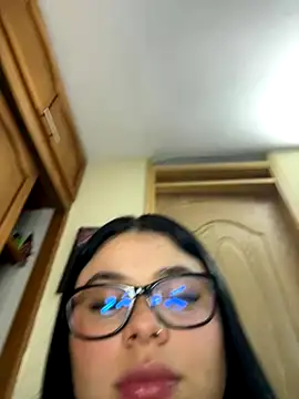 alissonfernandez  online show from 11-22-25, 10:30