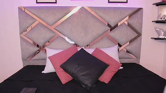 Snapshot of marian_pinzon chatting on 02-19-25, 03:06 marian pinzon online show from 02-19-25, 03:06