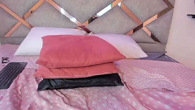 Snapshot of marian_pinzon chatting on 02-28-25, 08:53 marian pinzon online show from 02-28-25, 08:53