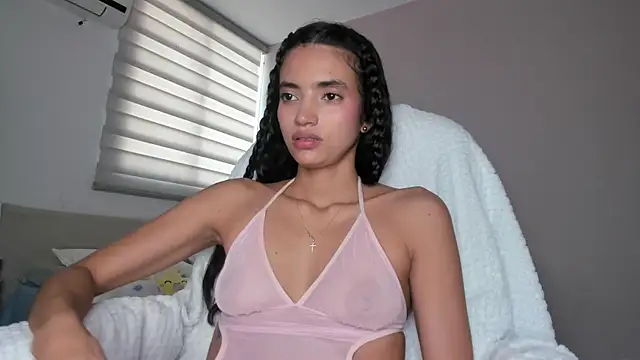 Snapshot of Ninamirley chatting on 09-30-25, 01:39 Ninamirley online show from 09-30-25, 01:39