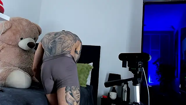 boyc022  online show from 01-15-26, 03:32