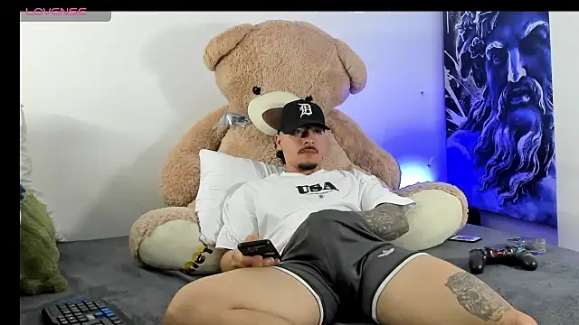 boyc022  online show from 01-11-26, 05:42