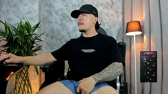 boyc022  online show from 12-18-25, 10:19