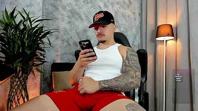 boyc022  online show from 04-10-26, 01:07