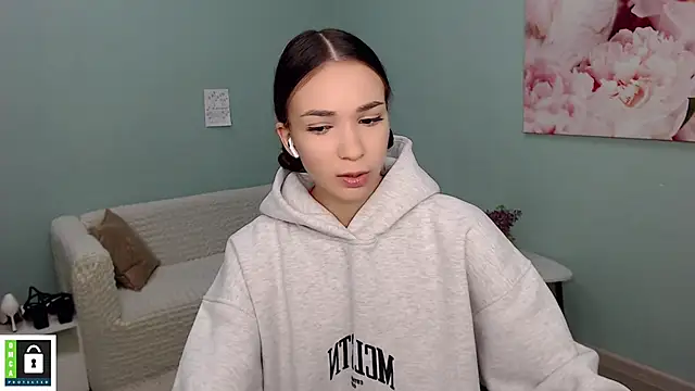 AmyJonas online show from 11-18-25, 04:49