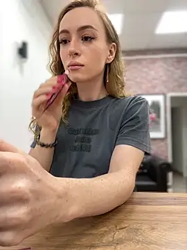  AngelMoon  online show from 09-18-25, 04:04