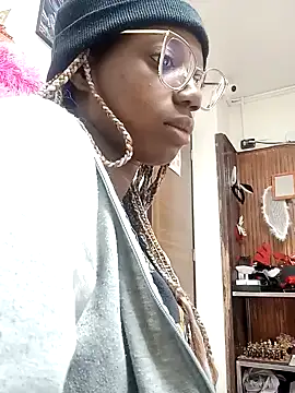 Snapshot of Ashanti_and__alejo chatting on 12-05-24, 12:06 Ashanti and alejo online show from 12-05-24, 12:06