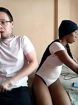 Snapshot of Ashanti_and__alejo chatting on 03-08-25, 07:09 Ashanti and alejo online show from 03-08-25, 07:09