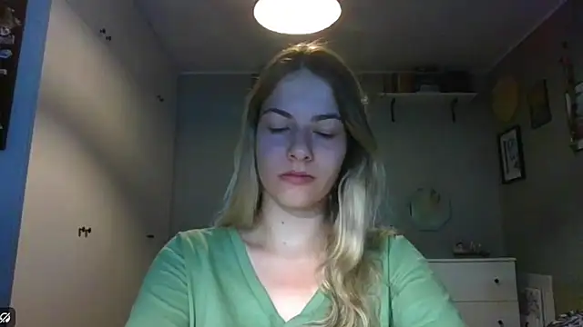 Snapshot of ROSIEx_sweet chatting on 09-12-25, 06:57 ROSIEx sweet online show from 09-12-25, 06:57