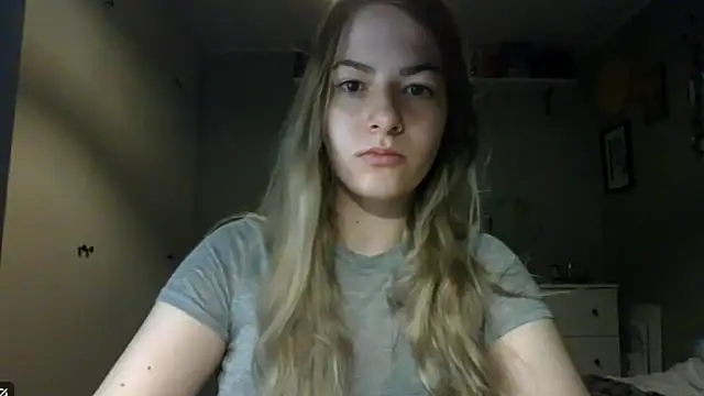 Snapshot of ROSIEx_sweet chatting on 10-17-25, 06:39 ROSIEx sweet online show from 10-17-25, 06:39