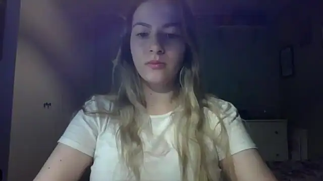 Snapshot of ROSIEx_sweet chatting on 10-20-25, 06:48 ROSIEx sweet online show from 10-20-25, 06:48