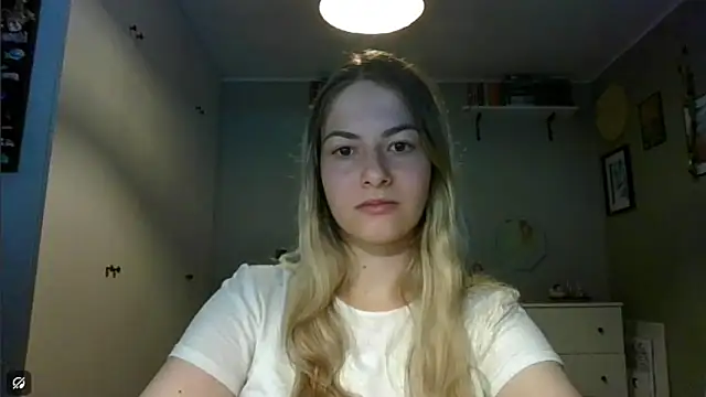 Snapshot of ROSIEx_sweet chatting on 09-19-25, 07:45 ROSIEx sweet online show from 09-19-25, 07:45