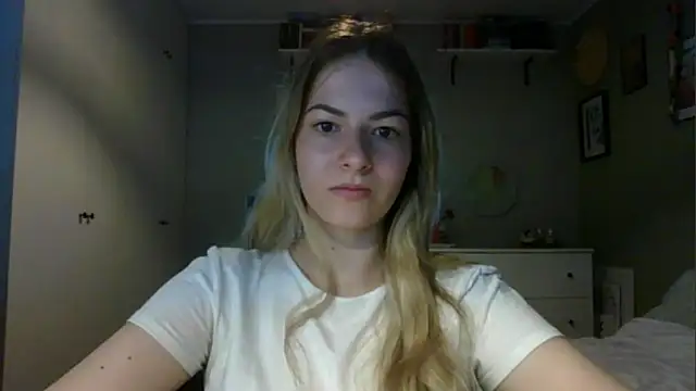 Snapshot of ROSIEx_sweet chatting on 09-23-25, 06:42 ROSIEx sweet online show from 09-23-25, 06:42