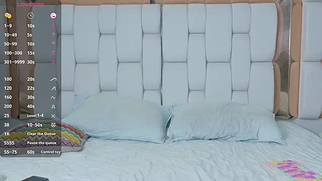 hornybarelylegalgirl online show from 09-11-25, 07:25