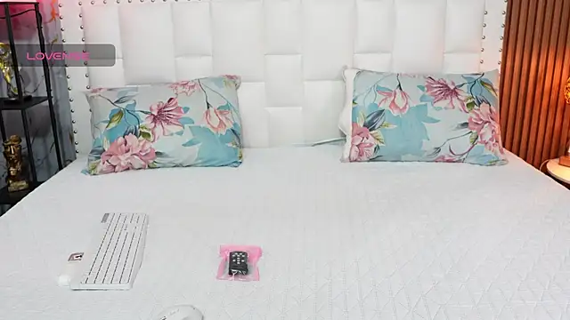 hornybarelylegalgirl online show from 06-21-26, 11:49