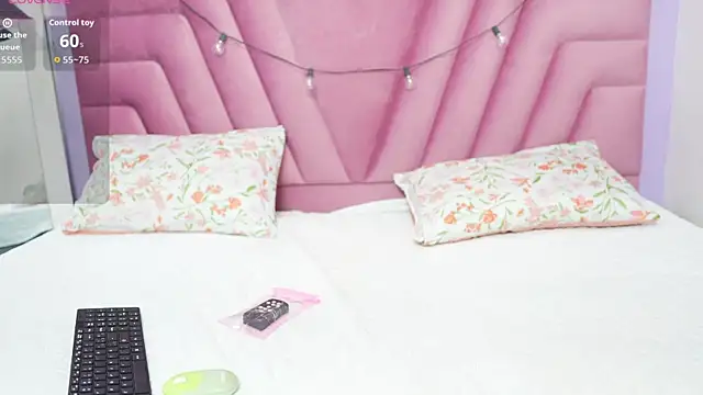 hornybarelylegalgirl online show from 07-16-26, 12:02