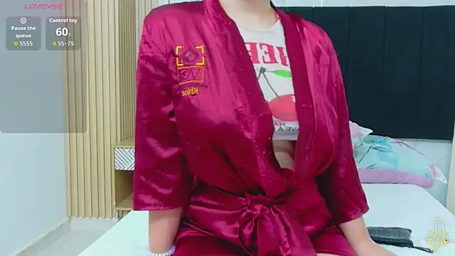 hornybarelylegalgirl online show from 07-08-26, 12:39