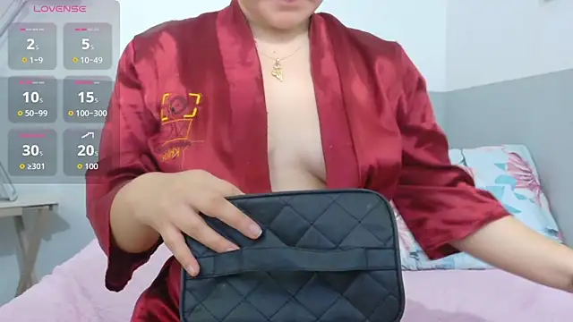 hornybarelylegalgirl online show from 03-23-26, 12:27