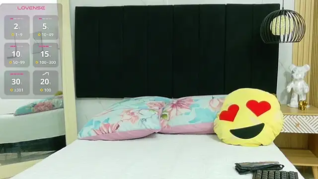 hornybarelylegalgirl online show from 07-19-26, 11:51