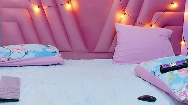 hornybarelylegalgirl online show from 02-20-26, 12:51