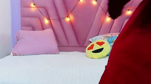 hornybarelylegalgirl online show from 05-14-26, 12:02