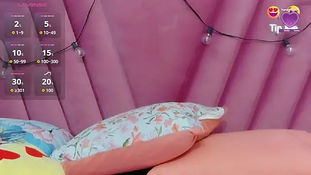 hornybarelylegalgirl online show from 04-03-26, 12:22