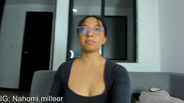 Snapshot of NAHOMI_MILLER chatting on 12-18-25, 02:49 NAHOMI MILLER online show from 12-18-25, 02:49