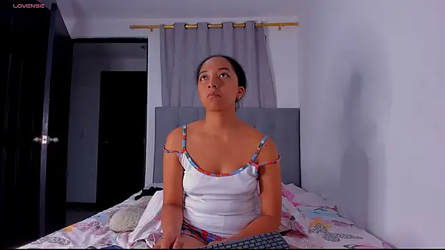 Snapshot of NAHOMI_MILLER chatting on 03-07-25, 04:35 NAHOMI MILLER online show from 03-07-25, 04:35