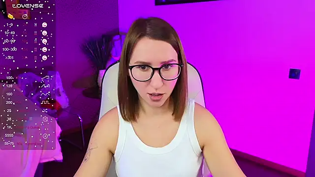 AliceBYKiss online show from 11-22-25, 01:10