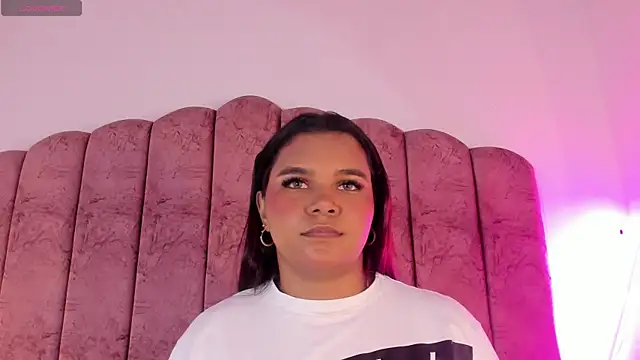 Carolina Evanss online show from 12-18-25, 03:55