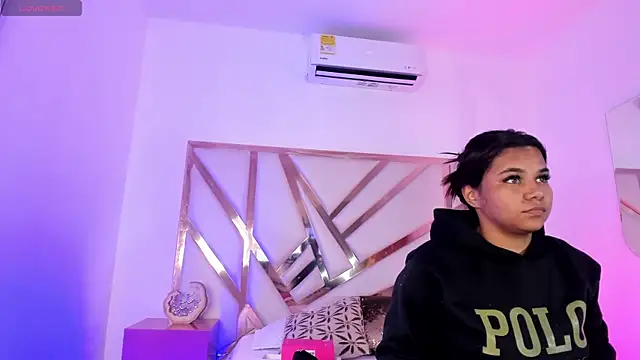 Carolina Evanss online show from 03-16-25, 03:25