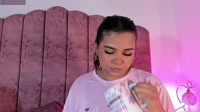 Carolina Evanss online show from 12-21-25, 03:52