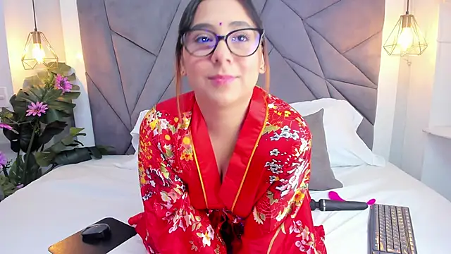 Snapshot of MelodyRey_ chatting on 03-08-25, 03:28 MelodyRey online show from 03-08-25, 03:28