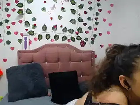 Snapshot of Leyla_Horny_Bg chatting on 02-08-25, 11:34 Leyla Horny Bg online show from 02-08-25, 11:34