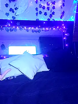 Snapshot of -Lola_Bunny chatting on 02-25-25, 02:25 -Lola Bunny online show from 02-25-25, 02:25