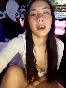 Snapshot of -Lola_Bunny chatting on 09-30-25, 06:47 -Lola Bunny online show from 09-30-25, 06:47