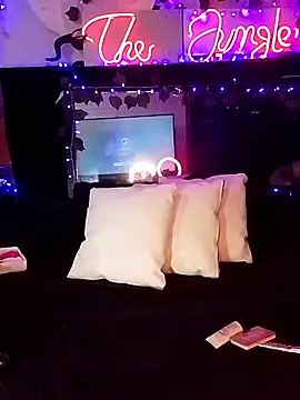 Snapshot of -Lola_Bunny chatting on 03-20-25, 07:35 -Lola Bunny online show from 03-20-25, 07:35