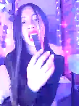 Snapshot of -Lola_Bunny chatting on 02-12-25, 04:33 -Lola Bunny online show from 02-12-25, 04:33