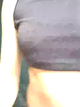 Snapshot of -Lola_Bunny chatting on 02-04-25, 10:24 -Lola Bunny online show from 02-04-25, 10:24