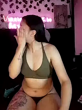 Snapshot of -Lola_Bunny chatting on 10-08-25, 09:48 -Lola Bunny online show from 10-08-25, 09:48