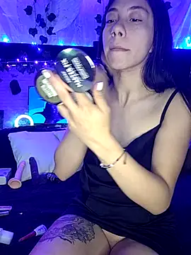 Snapshot of -Lola_Bunny chatting on 02-22-25, 10:31 -Lola Bunny online show from 02-22-25, 10:31