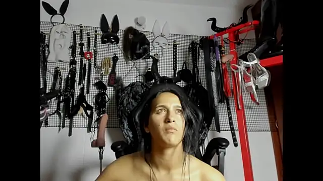 Snapshot of Evil_sammy chatting on 06-19-26, 08:14 Evil sammy online show from 06-19-26, 08:14