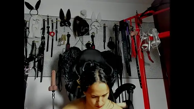 Snapshot of Evil_sammy chatting on 06-20-26, 10:59 Evil sammy online show from 06-20-26, 10:59