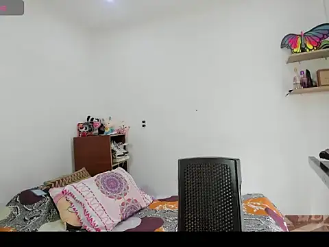 Stylevoluptuousvycky online show from 04-16-26, 07:36