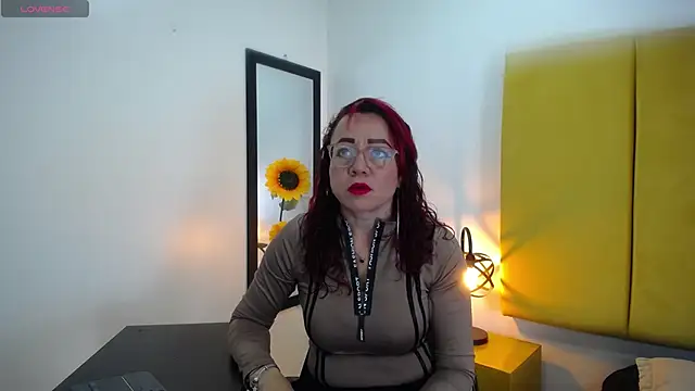 Lupiita223 online show from 09-18-25, 01:03