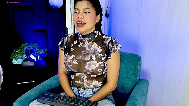 cutehanna1 online show from 09-17-25, 10:56